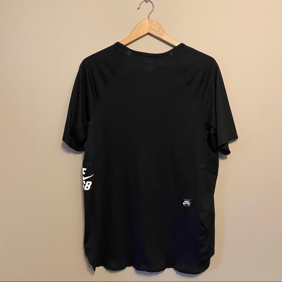NIKE SB Athletic T-Shirt size Medium - Picture 2 of 5